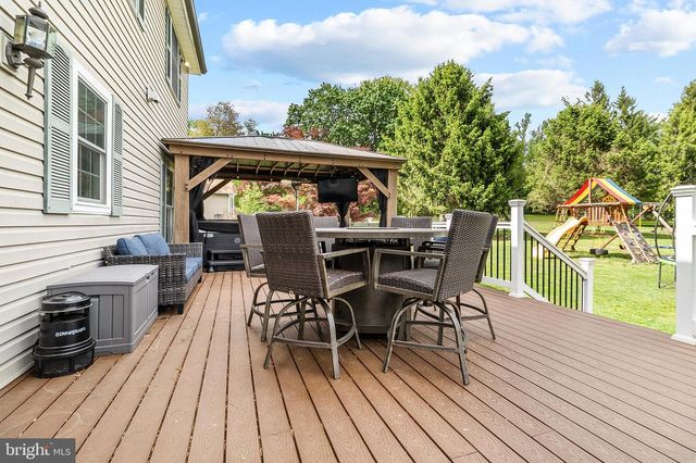1085 FOREST LN, Glen Mills, PA 19342