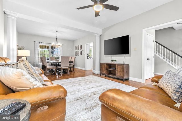 1085 FOREST LN, Glen Mills, PA 19342
