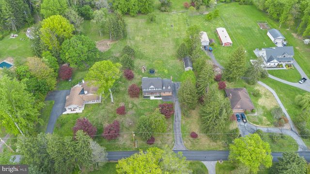 1085 FOREST LN, Glen Mills, PA 19342