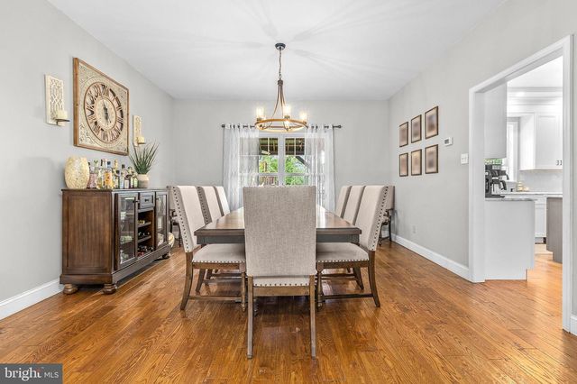 1085 FOREST LN, Glen Mills, PA 19342