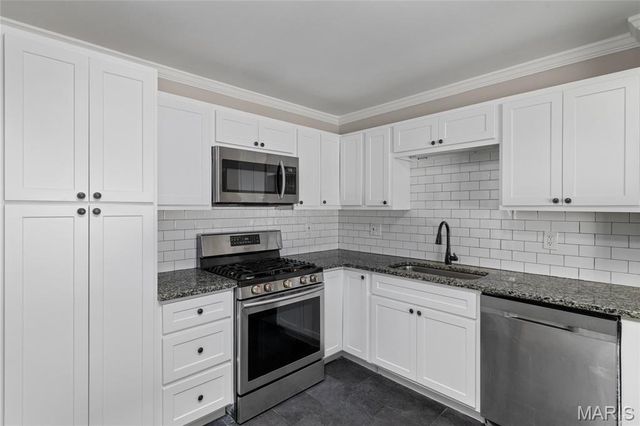 725 Pelican Lane, Florissant, MO 63031