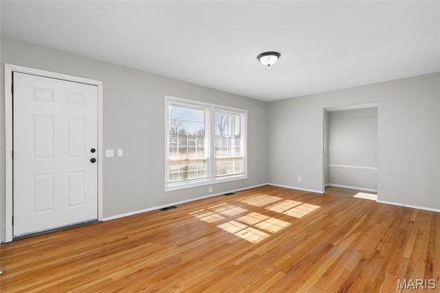 725 Pelican Lane, Florissant, MO 63031