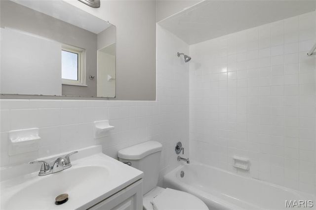 725 Pelican Lane, Florissant, MO 63031