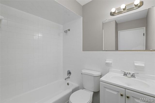 725 Pelican Lane, Florissant, MO 63031