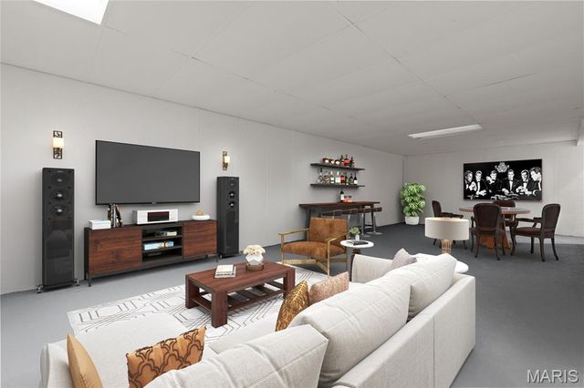 725 Pelican Lane, Florissant, MO 63031