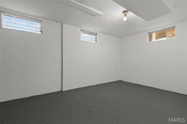 725 Pelican Lane, Florissant, MO 63031