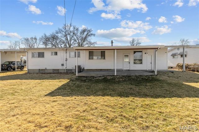 725 Pelican Lane, Florissant, MO 63031