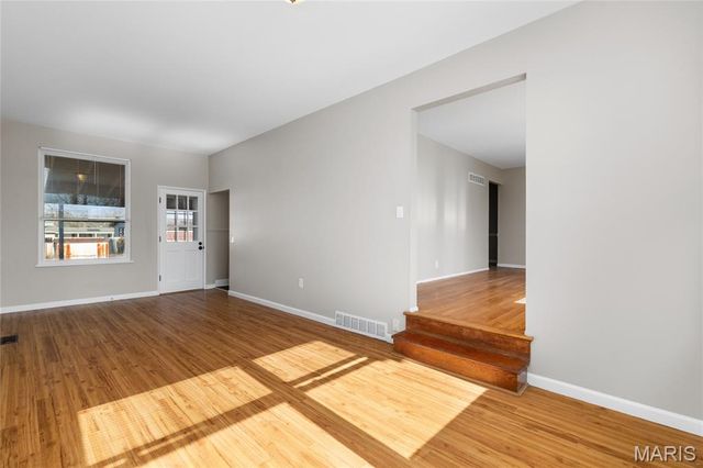 725 Pelican Lane, Florissant, MO 63031