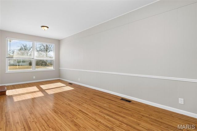 725 Pelican Lane, Florissant, MO 63031