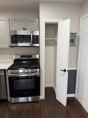 20 Dix 31, Boston, MA 02122