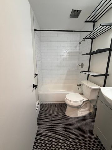 20 Dix 31, Boston, MA 02122