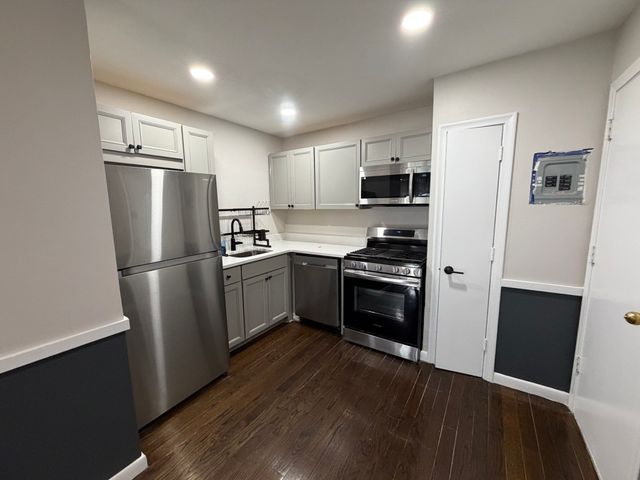 20 Dix 31, Boston, MA 02122