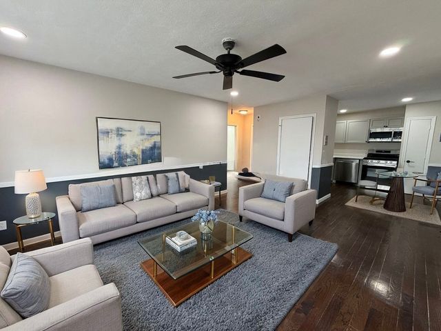 20 Dix 31, Boston, MA 02122