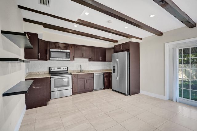 131 NE 51st Court, Oakland Park, FL 33334