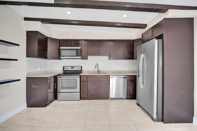 131 NE 51st Court, Oakland Park, FL 33334