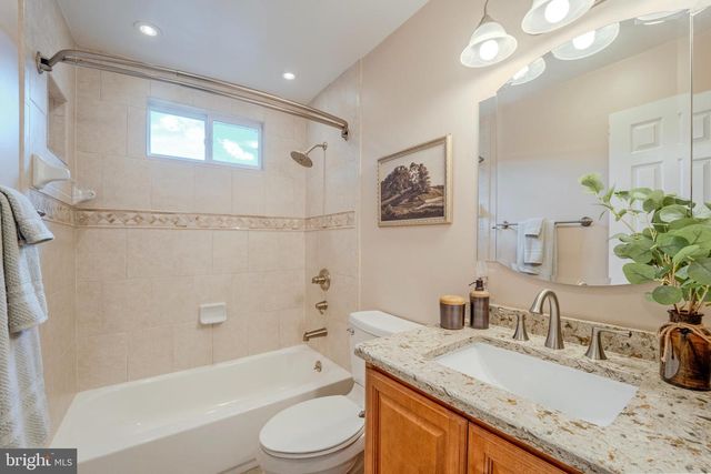 13385 POINT RIDER LN, Herndon, VA 20171