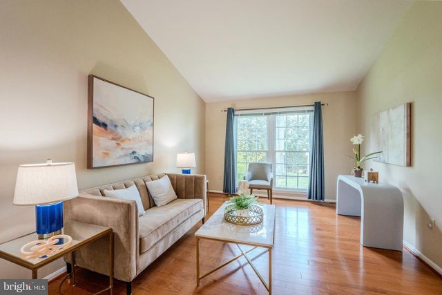 13385 POINT RIDER LN, Herndon, VA 20171
