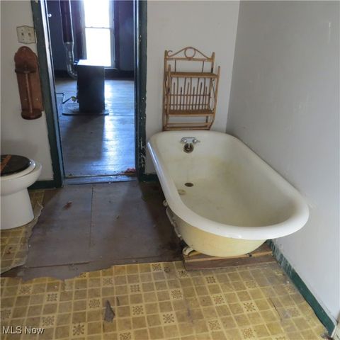 67 2nd Street NE, Carrollton, OH 44615