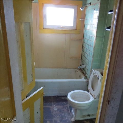 67 2nd Street NE, Carrollton, OH 44615