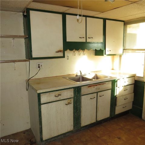 67 2nd Street NE, Carrollton, OH 44615