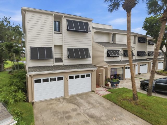 13988 LAKE POINT DRIVE, Clearwater, FL 33762
