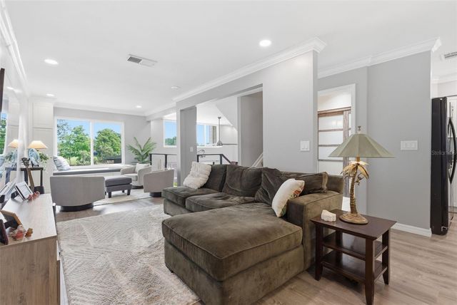 13988 LAKE POINT DRIVE, Clearwater, FL 33762