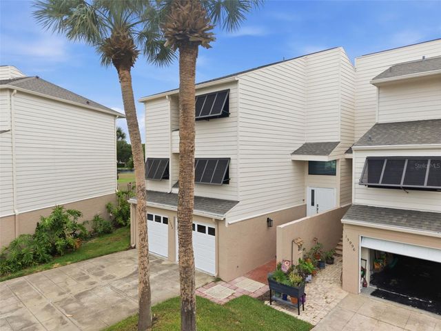 13988 LAKE POINT DRIVE, Clearwater, FL 33762