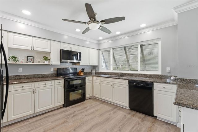 13988 LAKE POINT DRIVE, Clearwater, FL 33762