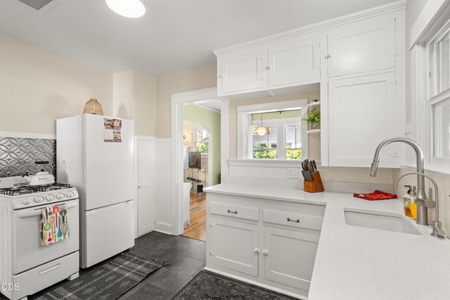 625 S Holly Street, Medford, OR 97501