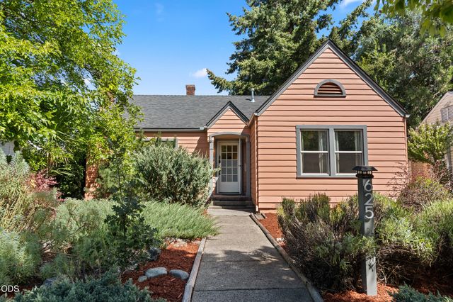 625 S Holly Street, Medford, OR 97501