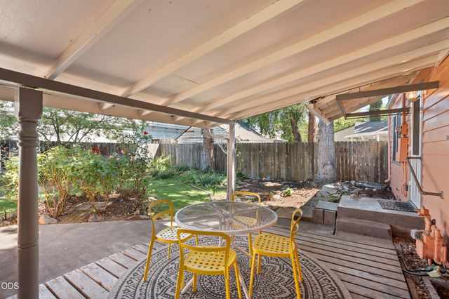 625 S Holly Street, Medford, OR 97501