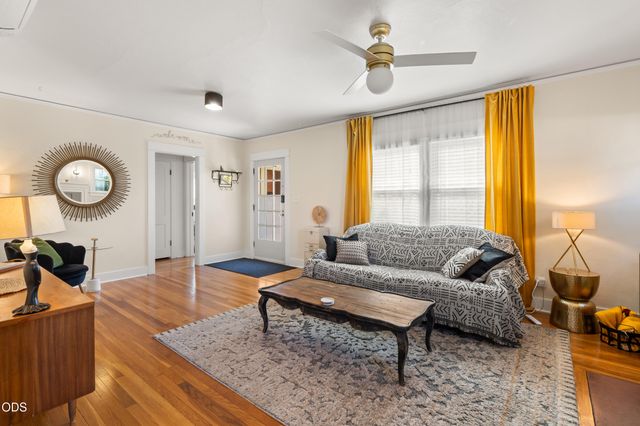 625 S Holly Street, Medford, OR 97501