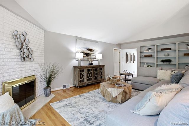 3159 Middlebury Lane, Bloomfield Hills, MI 48301