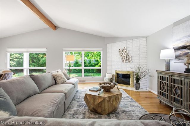 3159 Middlebury Lane, Bloomfield Hills, MI 48301