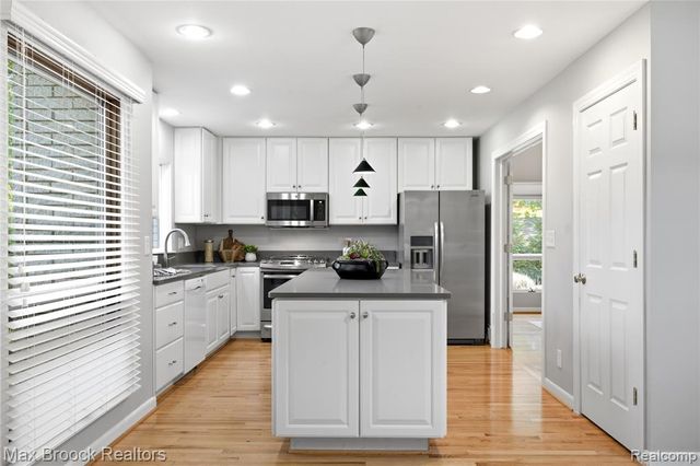 3159 Middlebury Lane, Bloomfield Hills, MI 48301