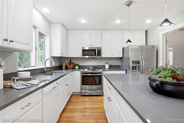 3159 Middlebury Lane, Bloomfield Hills, MI 48301