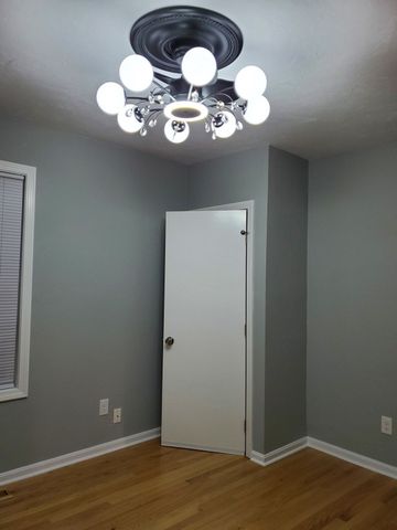 31 Esther St, Worcester, MA 01604
