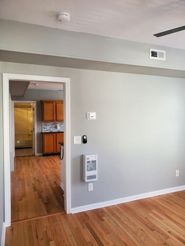 31 Esther St, Worcester, MA 01604