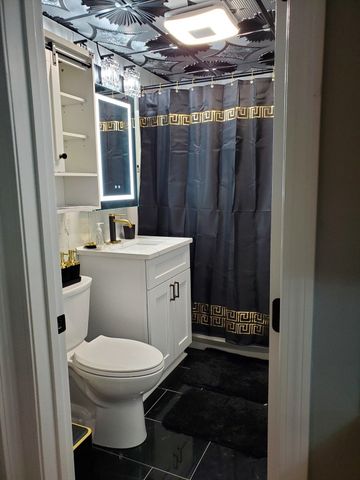 31 Esther St, Worcester, MA 01604