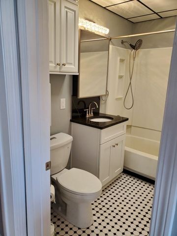31 Esther St, Worcester, MA 01604