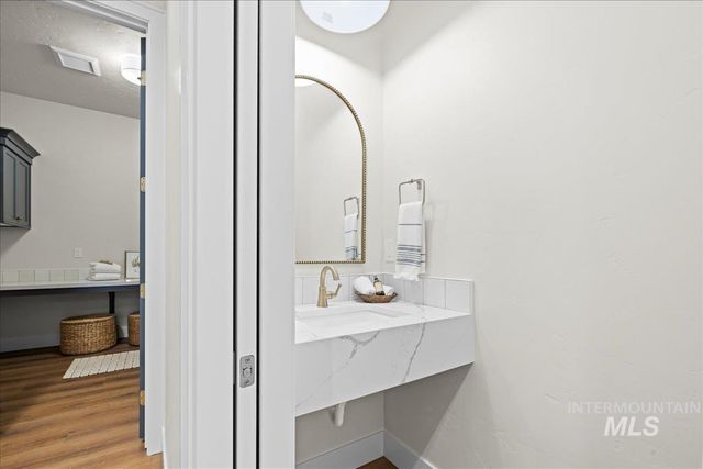 7114 E Chicken Hawk Loop, Nampa, ID 83686