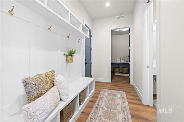 7114 E Chicken Hawk Loop, Nampa, ID 83686