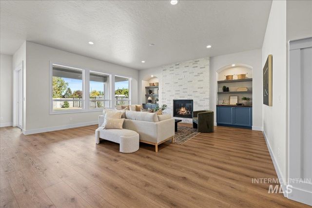 7114 E Chicken Hawk Loop, Nampa, ID 83686