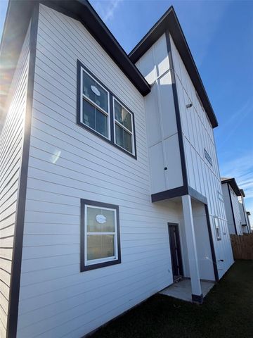 6702 Metro Boulevard 11, Houston, TX 77083