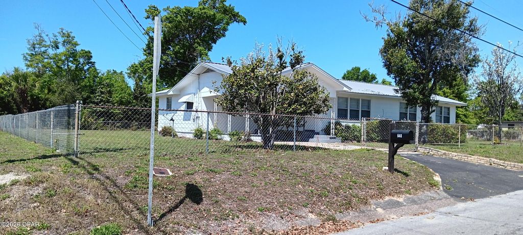 648 N 9th Plaza, Panama City, FL 32404