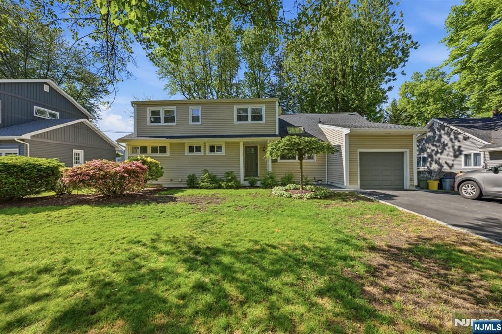 455 Hoffman Avenue, New Milford, NJ 07646