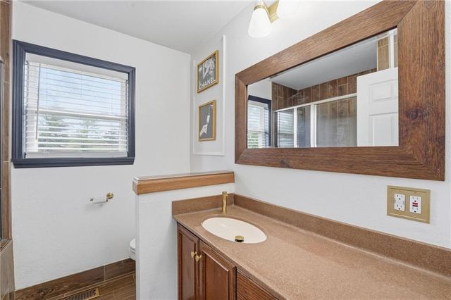 8890 Lexington Avenue, De Soto, KS 66018