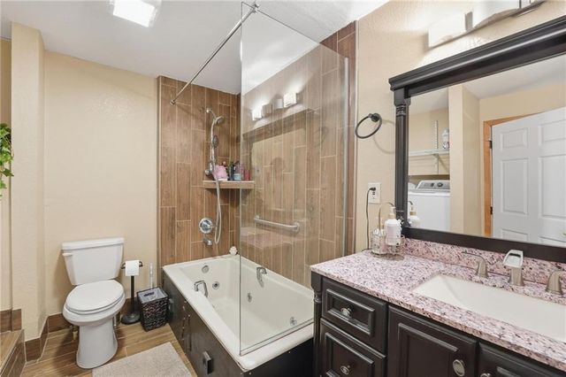 8890 Lexington Avenue, De Soto, KS 66018