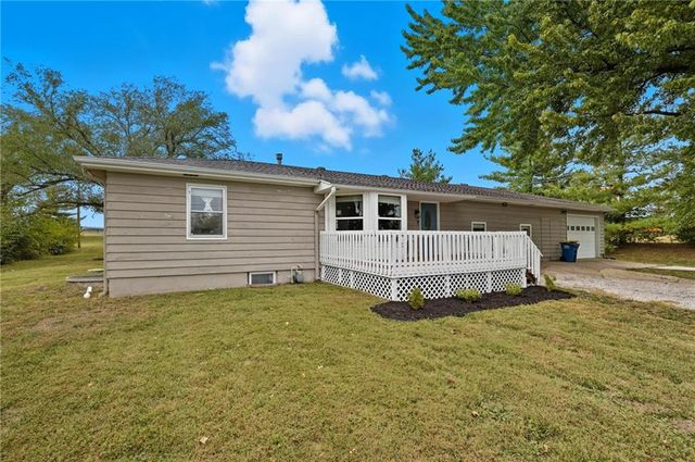 8890 Lexington Avenue, De Soto, KS 66018