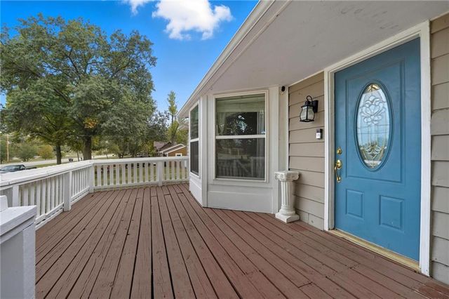 8890 Lexington Avenue, De Soto, KS 66018